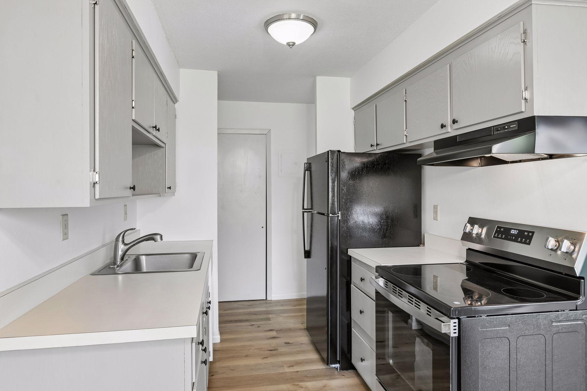 911 7th Street South, Unit 3 Hopkins, MN 55343 - Photo 10 of 28