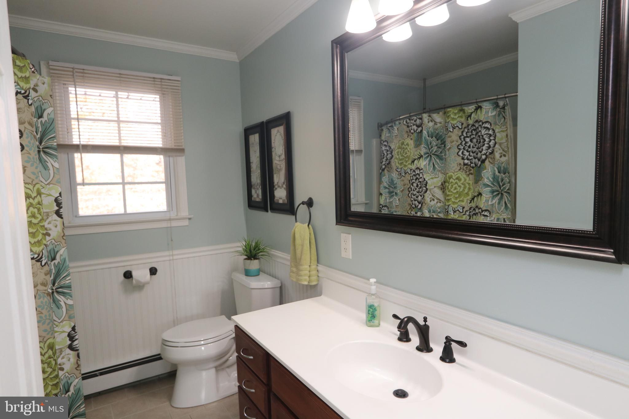 415 Atkinson Road Wilmington, DE 19804 - Photo 18 of 27 Full Bathroom