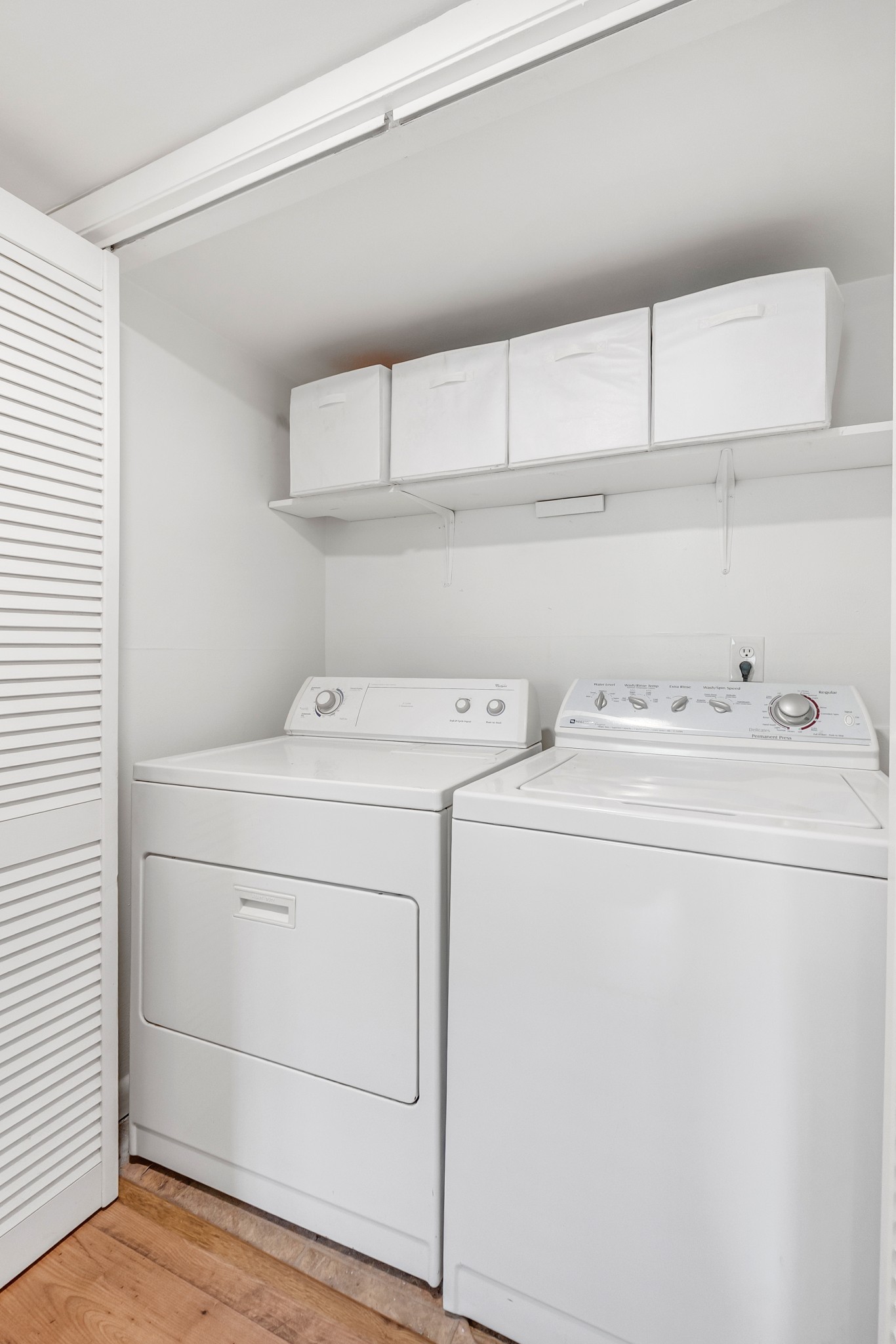 21 Vaughns Gap Road, Unit 88F Nashville, TN 37205 - Photo 23 of 30 a utility room with dryer and washer