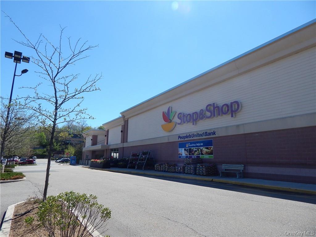 14 Glendale Road Ossining, NY 10562 - Photo 15 of 18 Arcadian Shopping Center's Stop & Shop Super Market.