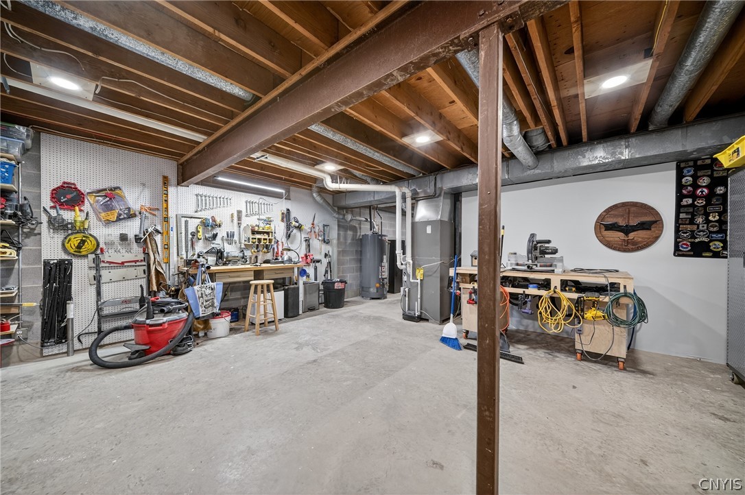 7516 Spectrum Way Manlius, NY 13066 - Photo 41 of 49 Basement shop
