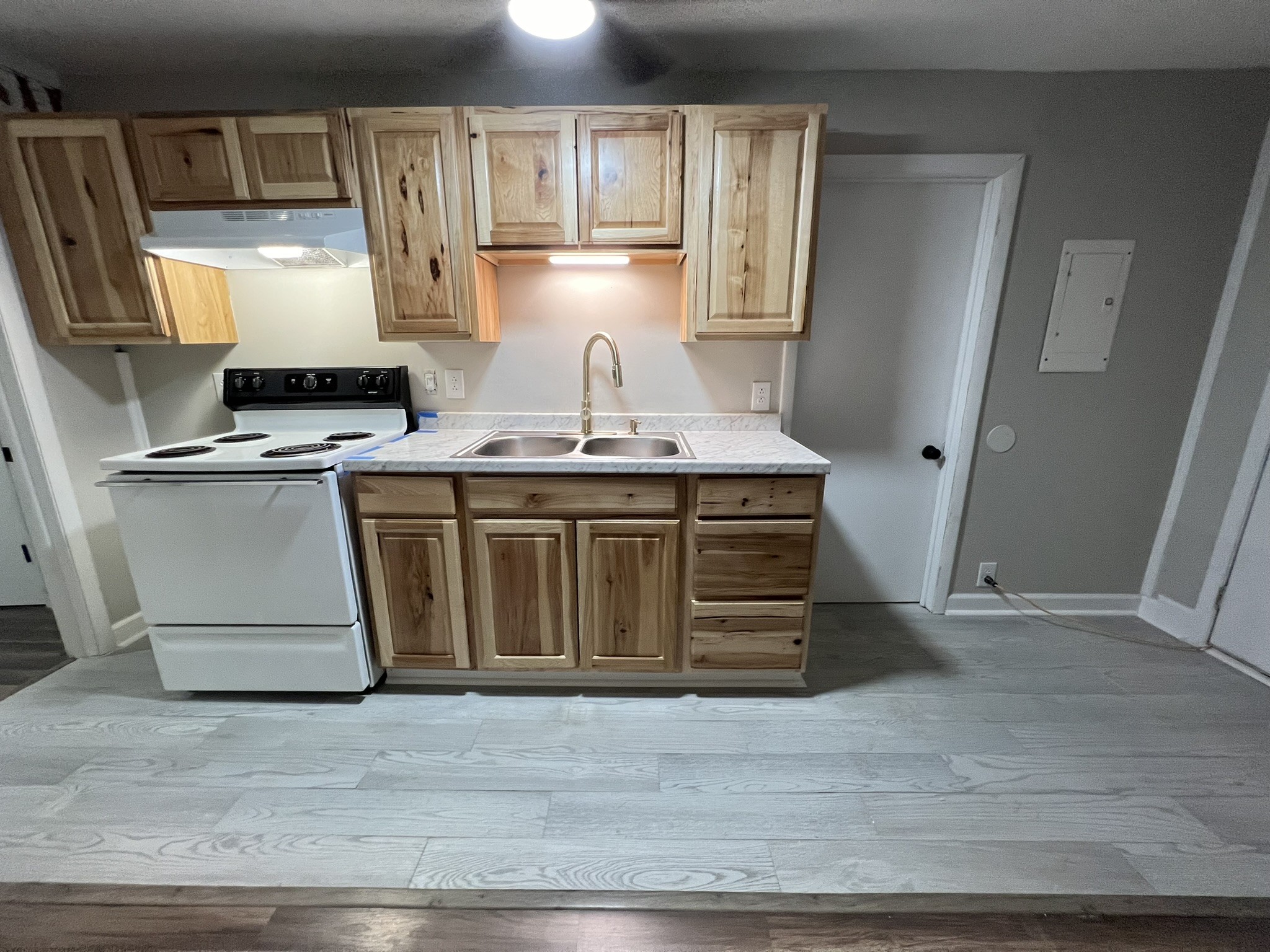 721 North Maple Street, Unit C Murfreesboro, TN 37130 - Photo 2 of 8 a view of a kitchen with appliances