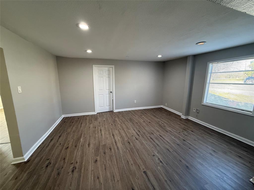 430 East Parnell Street Denison, TX 75021 - Photo 6 of 14