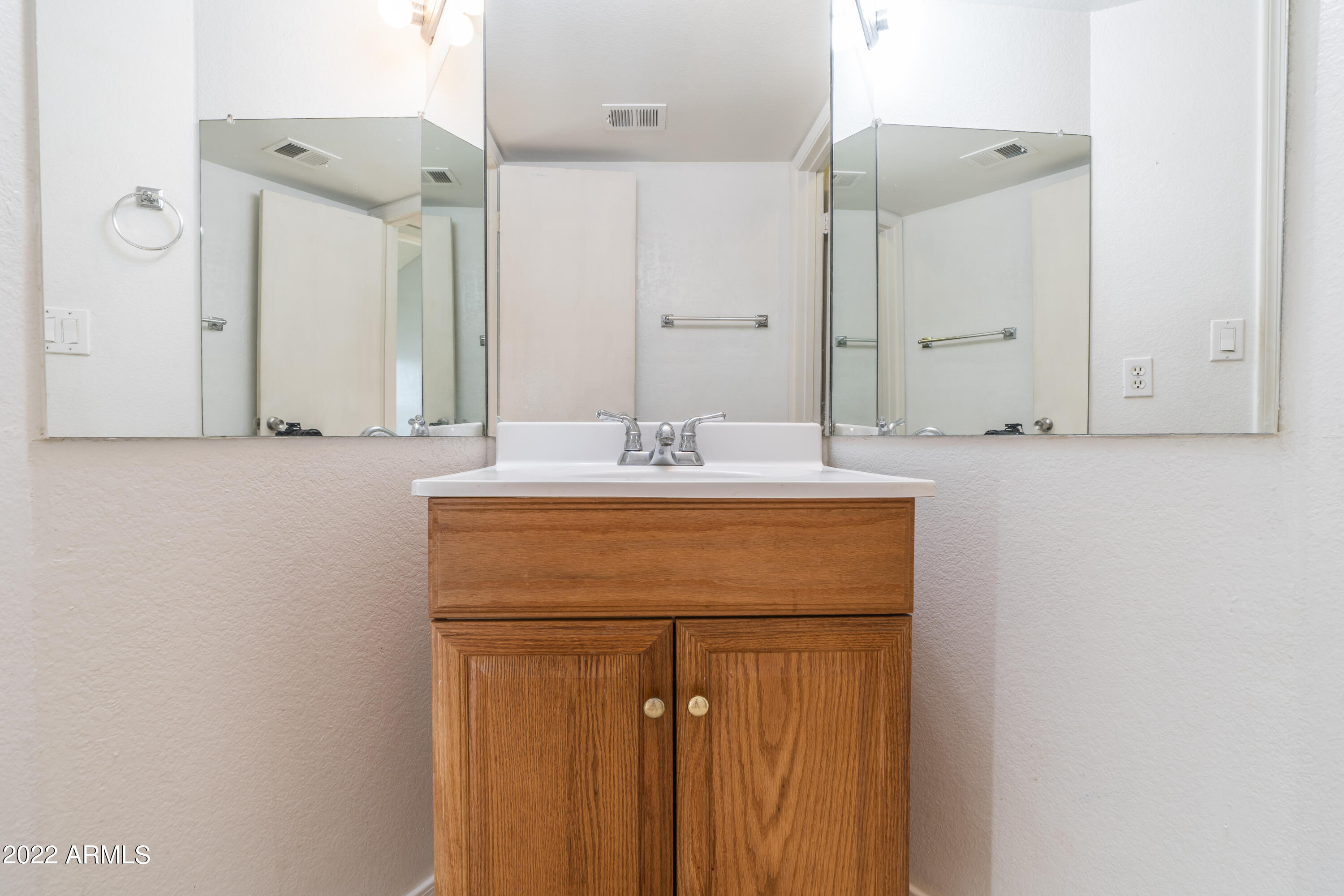 2834 South Ext Road, Unit 2024 Mesa, AZ 85210 - Photo 21 of 23 DSC02470