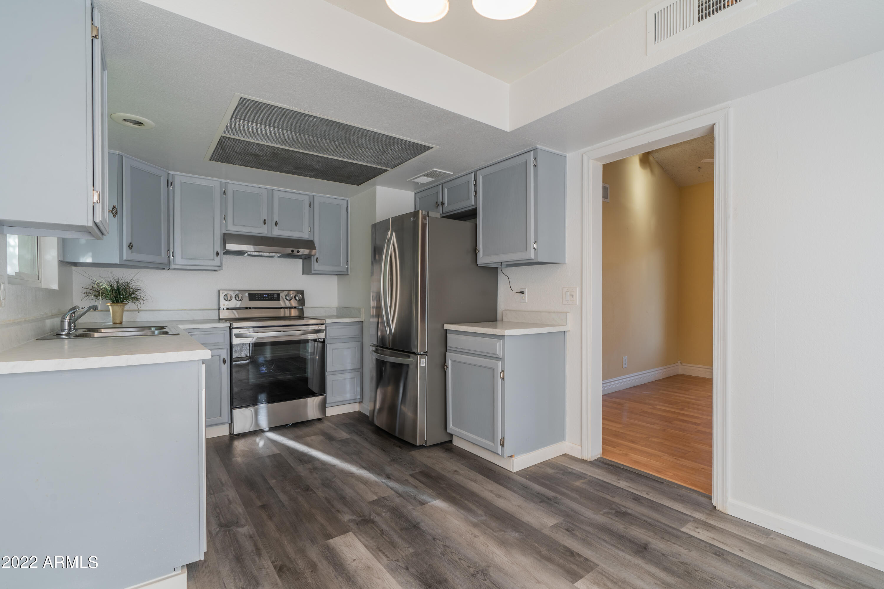 2834 South Ext Road, Unit 2024 Mesa, AZ 85210 - Photo 3 of 23 DSC02408