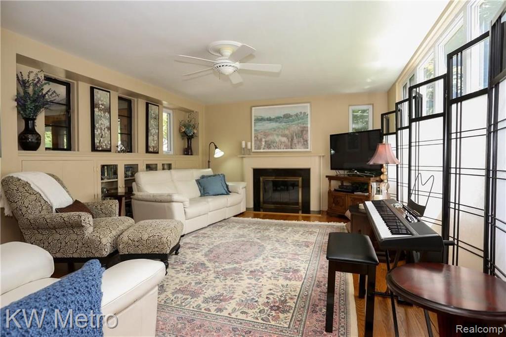 4032 Wakefield Road Berkley, MI 48072 - Photo 2 of 35