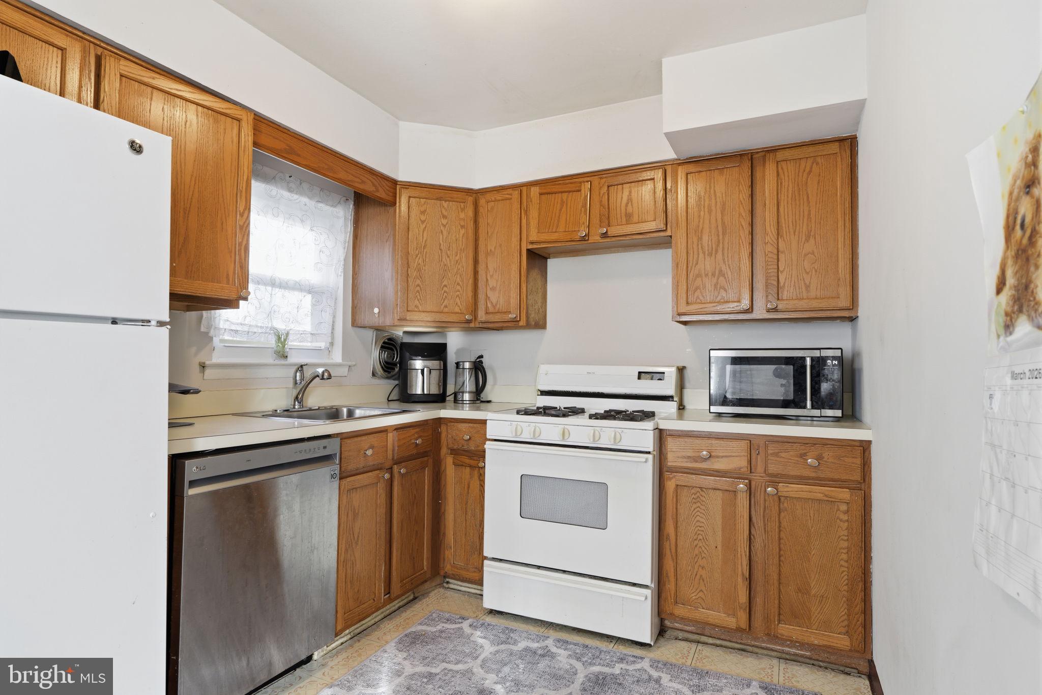 10839 Rennard Street Philadelphia, PA 19116 - Photo 20 of 39 Gallery Image 20