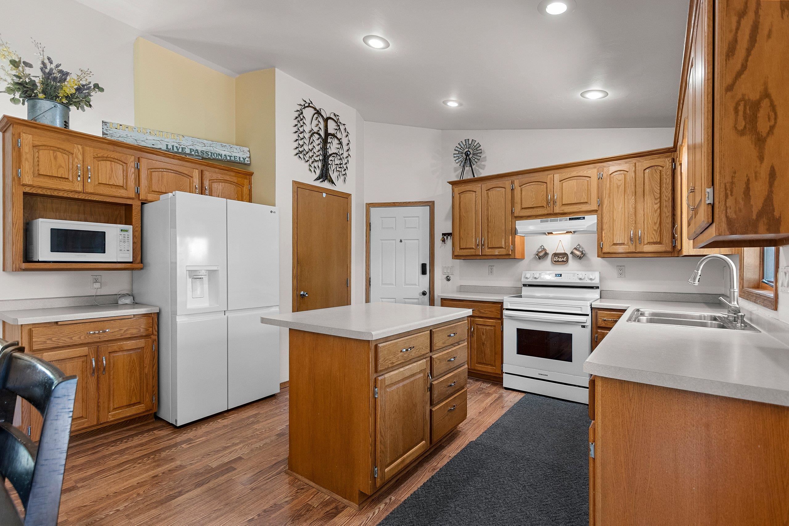 N9443 Handel Drive Appleton, WI 54915 - Photo 15 of 71