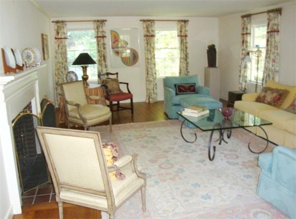 88 Cleveland Road Wellesley, MA 02481 - Photo 3 of 11