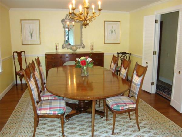 88 Cleveland Road Wellesley, MA 02481 - Photo 5 of 11
