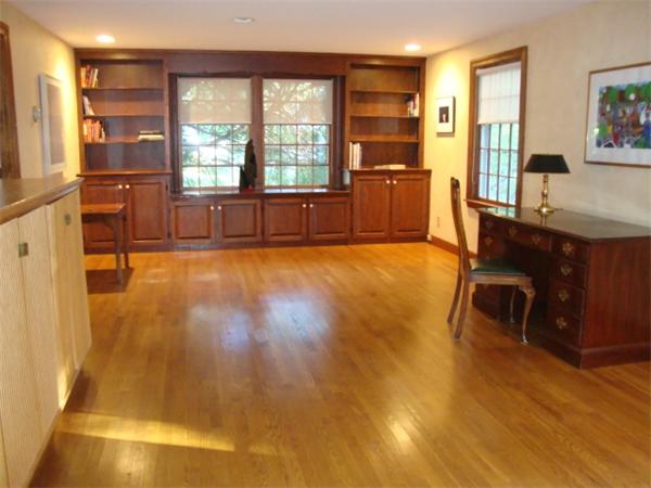 88 Cleveland Road Wellesley, MA 02481 - Photo 6 of 11