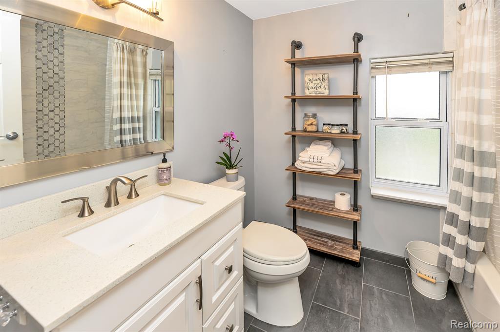 17190 Twelve Mile Road Roseville, MI 48066 - Photo 8 of 16