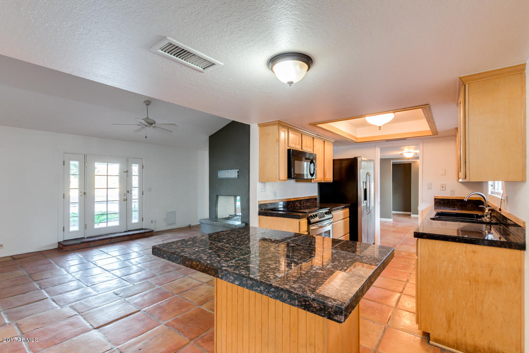 44 West Thunderbird Road Phoenix, AZ 85023 - Photo 18 of 56 18-Thunderbird