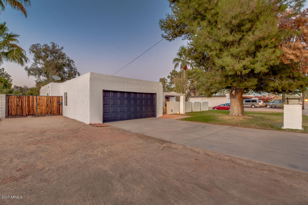44 West Thunderbird Road Phoenix, AZ 85023 - Photo 2 of 56 02-Thunderbird