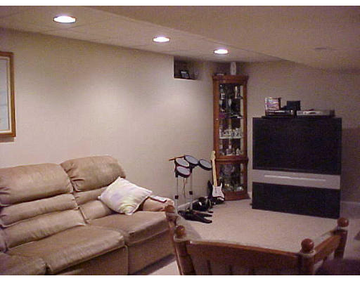 100 Newbridge Road Lowell, MA 01854 - Photo 10 of 14 Gallery Image 10