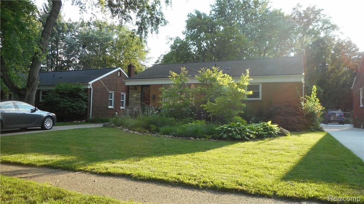 22735 Power Road Farmington, MI 48336 - Photo 4 of 37 030.JPG