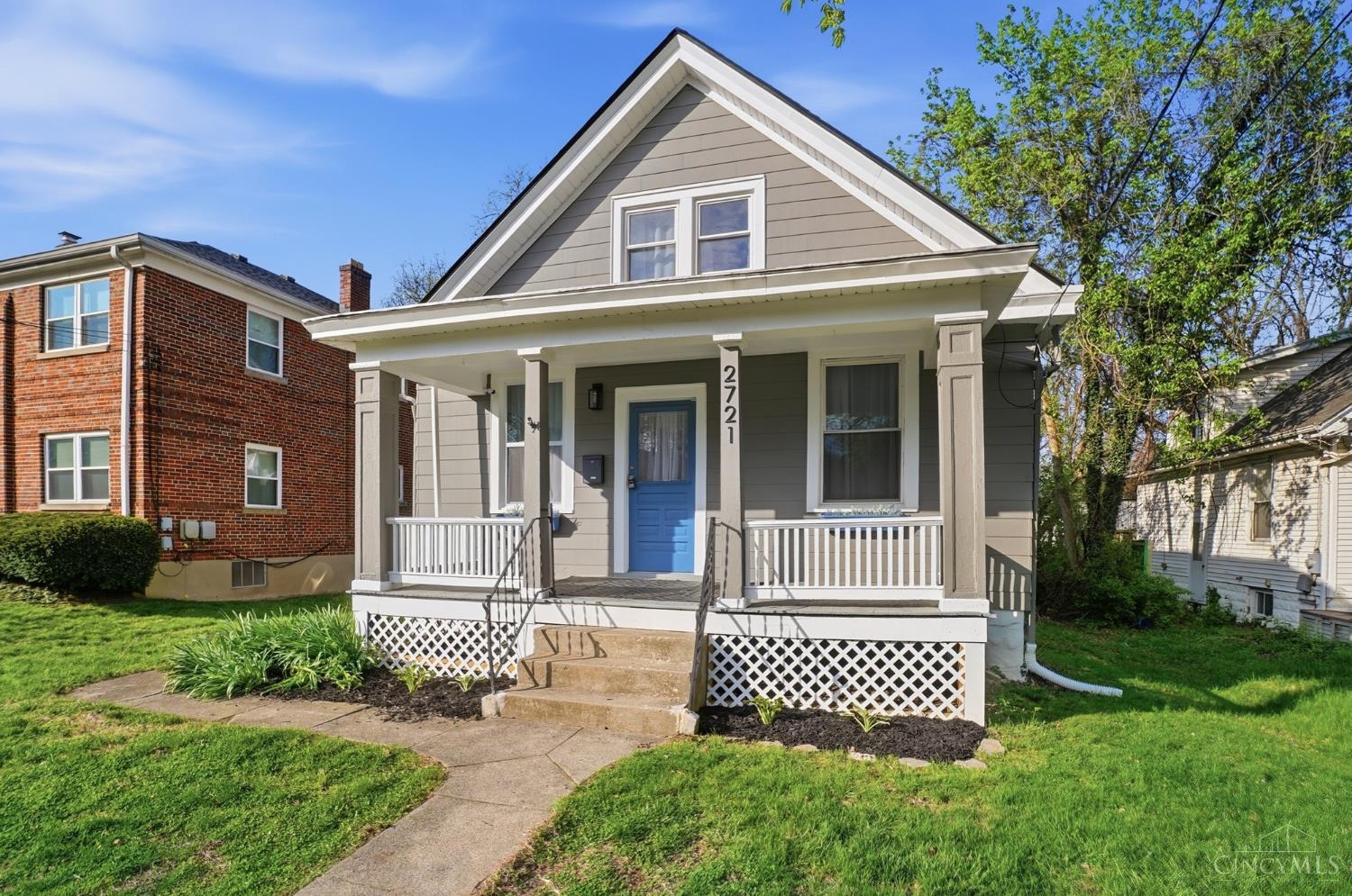 2721 Oakleaf Avenue Cincinnati, OH 45212 - Photo 3 of 34