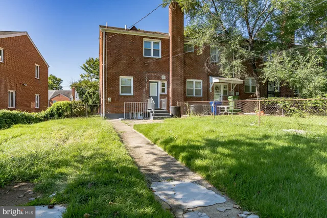 $2,100 | 1812 Woodbourne Avenue, Baltimore, MD 21239