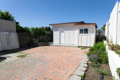 $1,095,000 | 1236 Orkney Lane, Cardiff-by-the-Sea, CA 92007