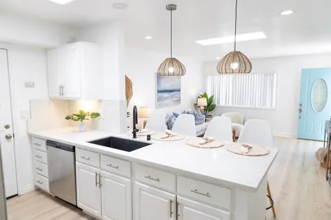 $1,095,000 | 1236 Orkney Lane, Cardiff-by-the-Sea, CA 92007