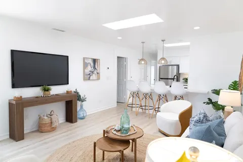 $1,095,000 | 1236 Orkney Lane, Cardiff-by-the-Sea, CA 92007