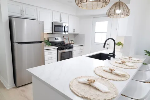 $1,095,000 | 1236 Orkney Lane, Cardiff-by-the-Sea, CA 92007