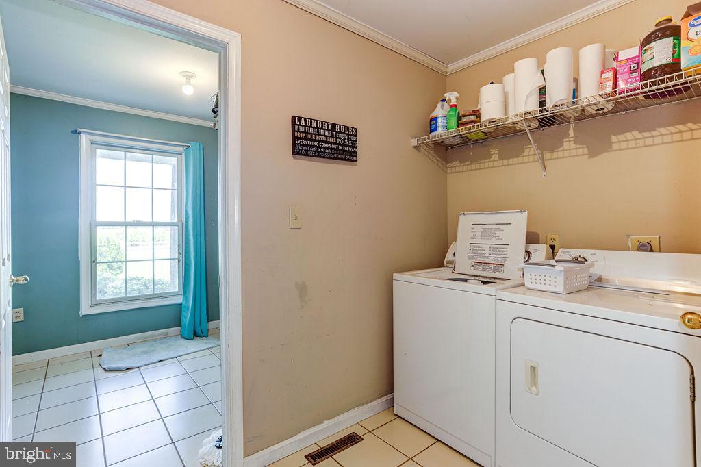 11077 Garland Road Denton, MD 21629 - Photo 14 of 52 Laundry and Mud Room