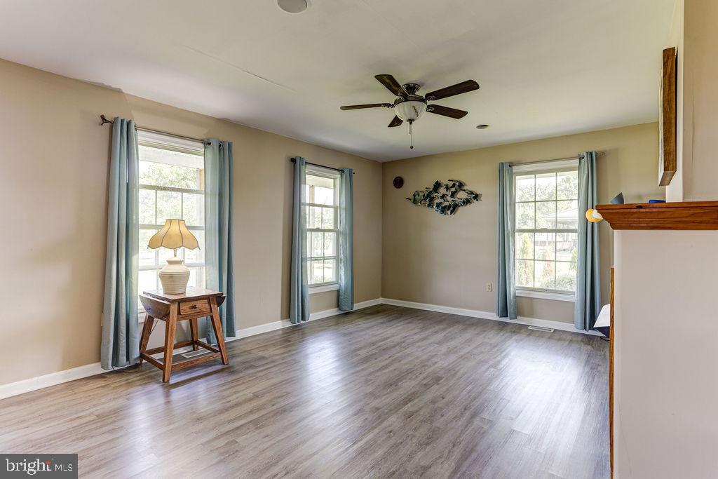 11077 Garland Road Denton, MD 21629 - Photo 5 of 52 Living Room
