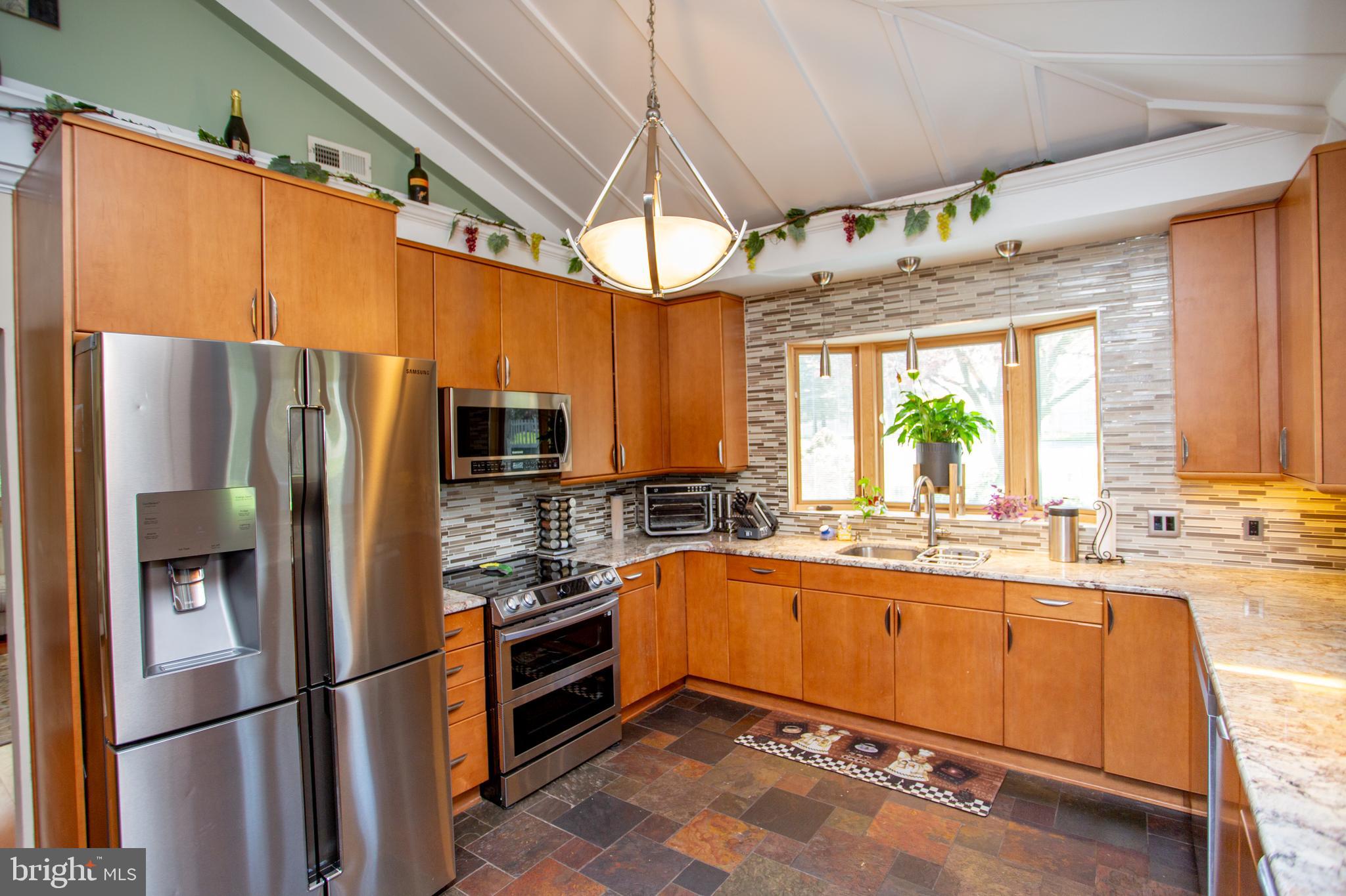 26 Dolton Road Feasterville-Trevose, PA 19053 - Photo 18 of 110