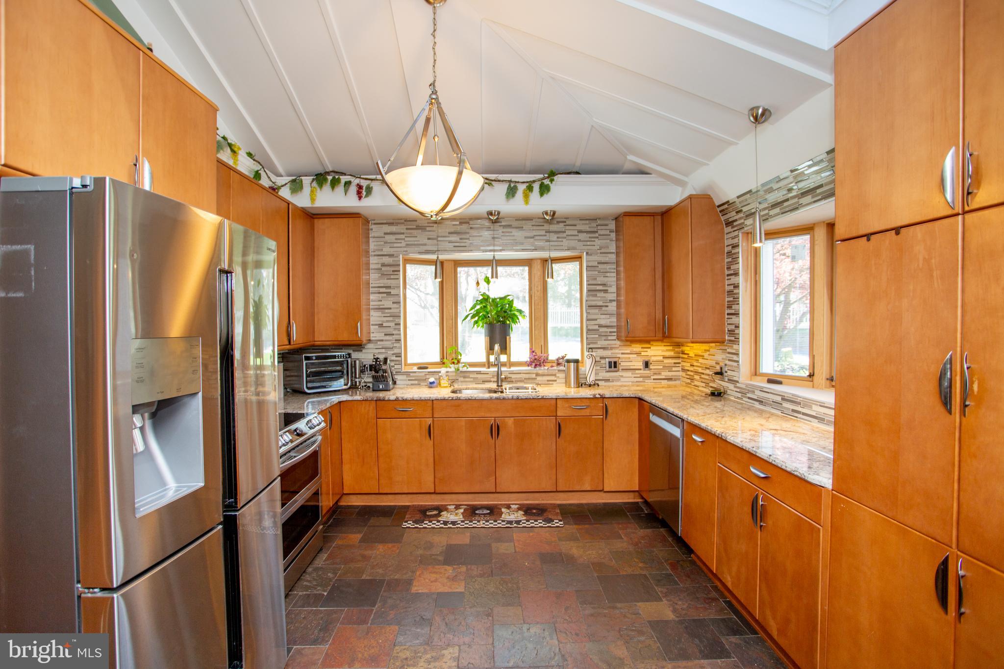 26 Dolton Road Feasterville-Trevose, PA 19053 - Photo 19 of 110