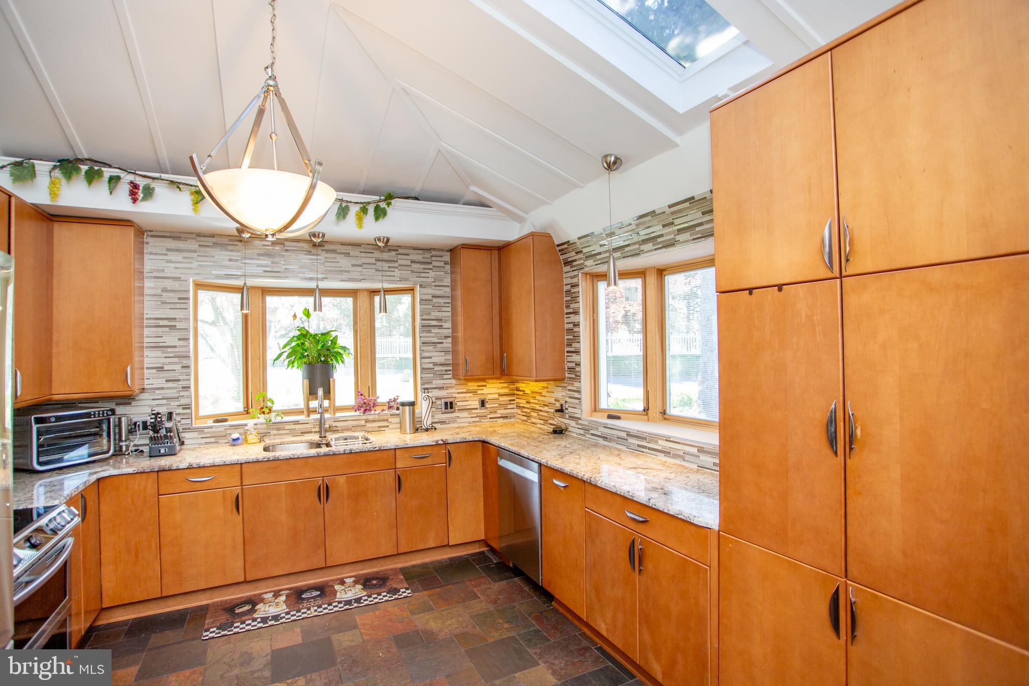 26 Dolton Road Feasterville-Trevose, PA 19053 - Photo 20 of 110