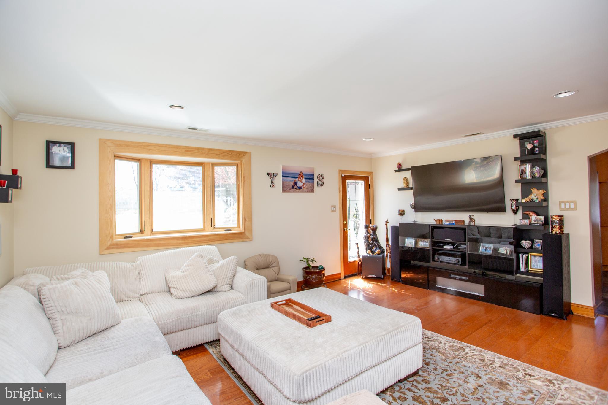 26 Dolton Road Feasterville-Trevose, PA 19053 - Photo 33 of 110