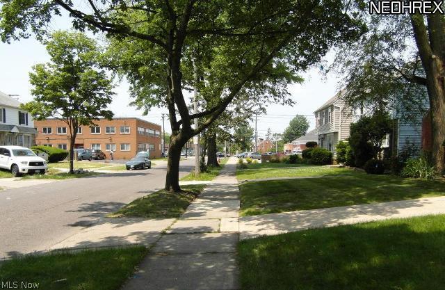 4033 Bushnell Road University Heights, OH 44121 - Photo 3 of 9