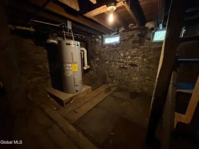 $149,900 | 44 West 8th Avenue, Gloversville, NY 12078