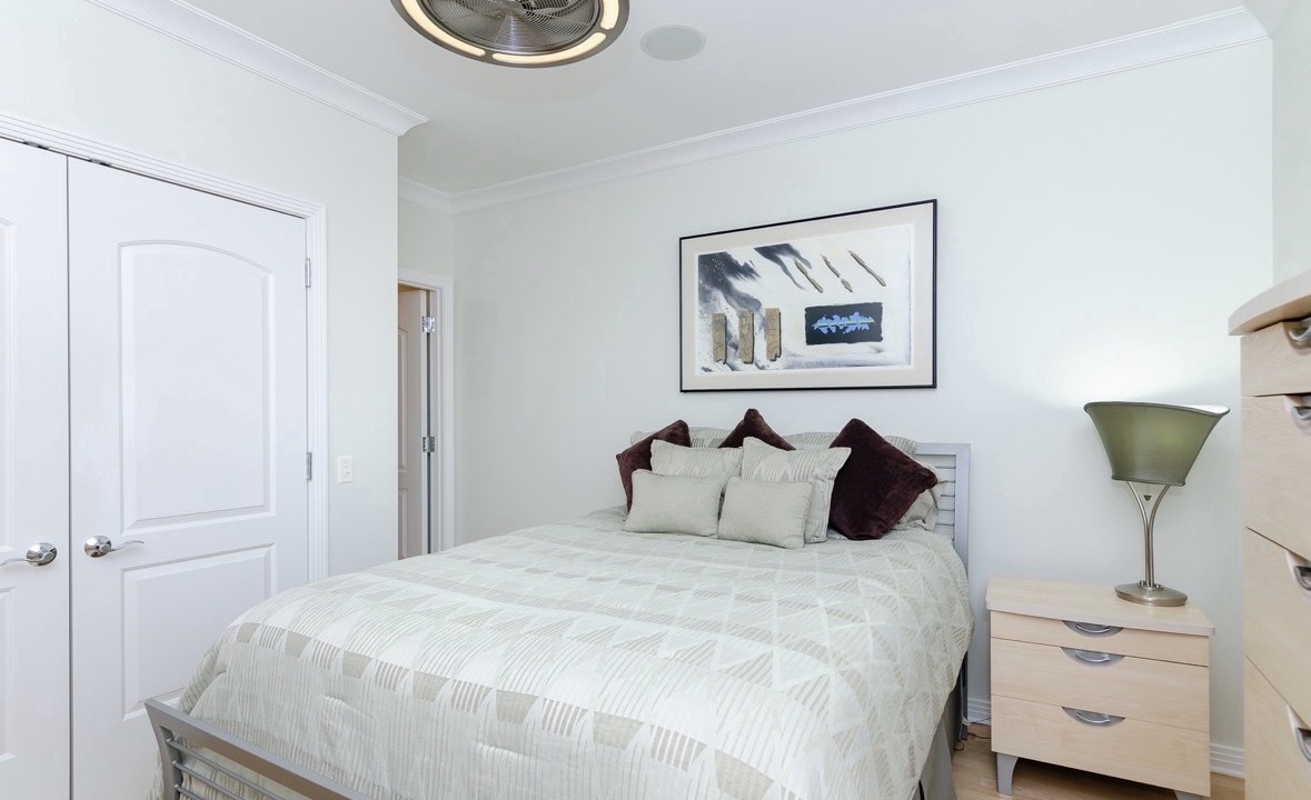 1125 West Monroe Street Chicago, IL 60607 - Photo 30 of 49 a bedroom with a bed and chair