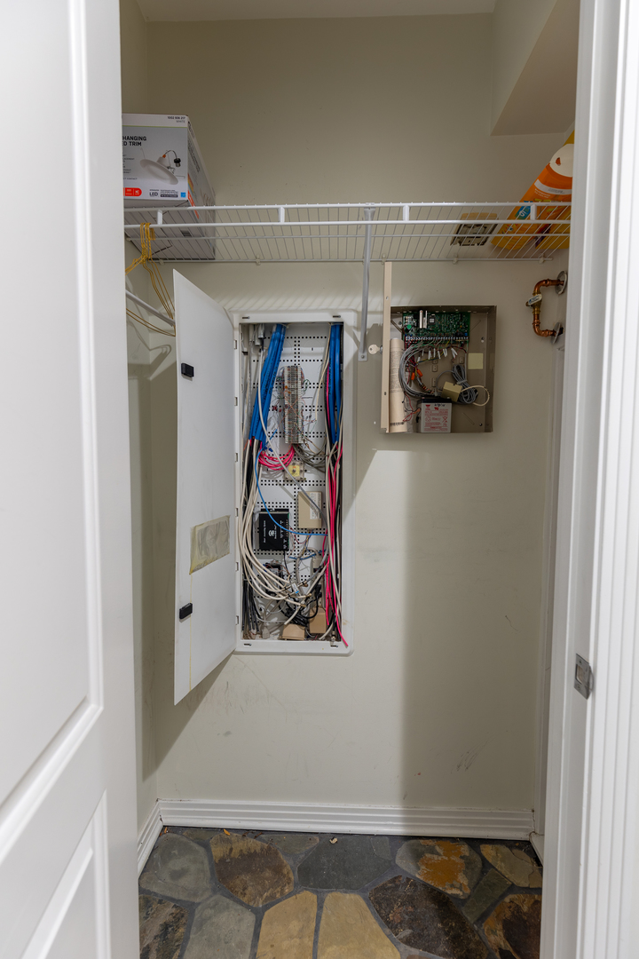 1125 West Monroe Street Chicago, IL 60607 - Photo 44 of 49 a view of storage and utility room