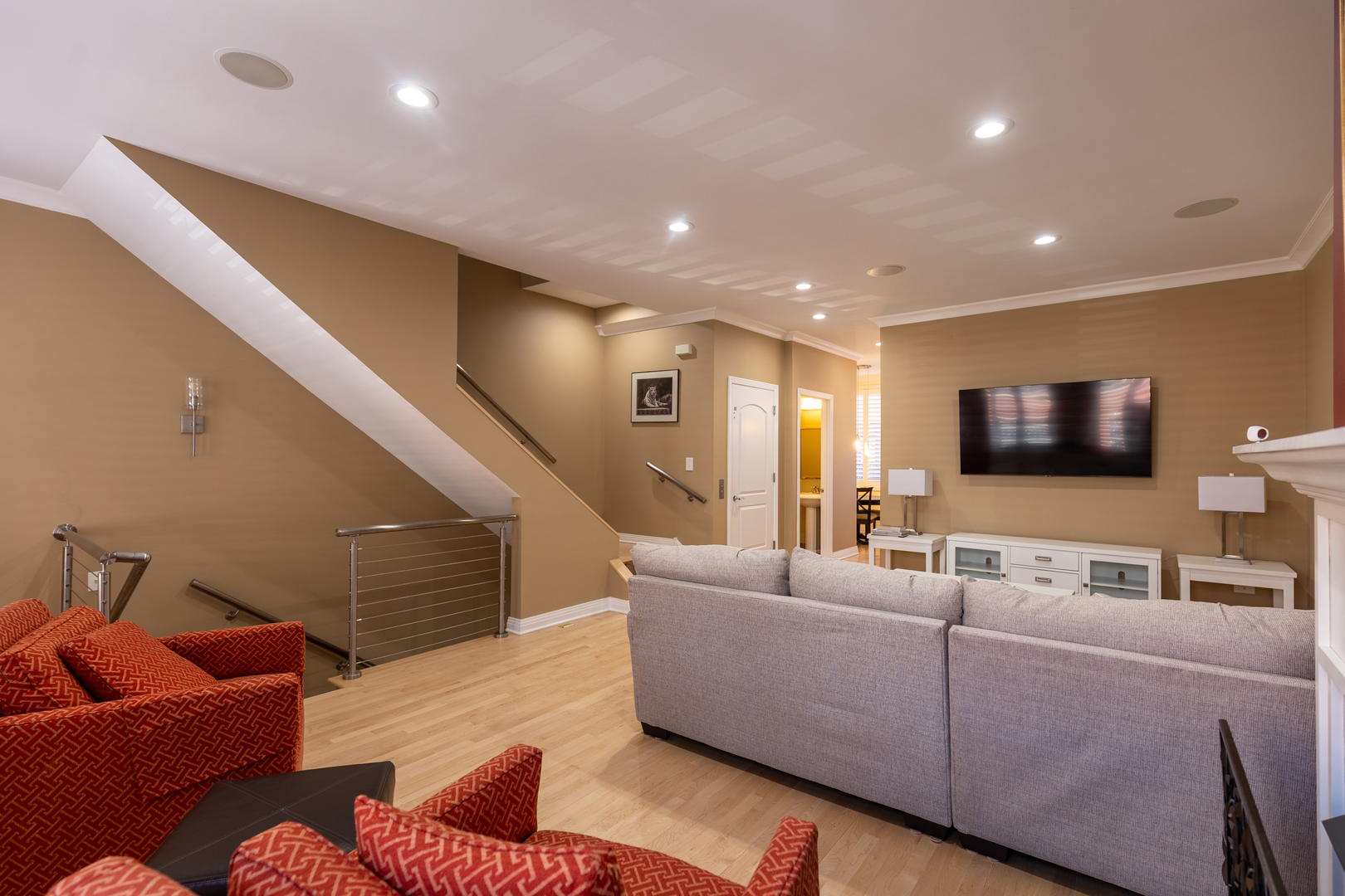1125 West Monroe Street Chicago, IL 60607 - Photo 10 of 49 a living room with furniture and a flat screen tv