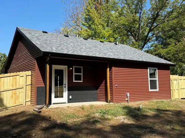 $125,900 | 106 East Lafayette Street, El Dorado Springs, MO 64744