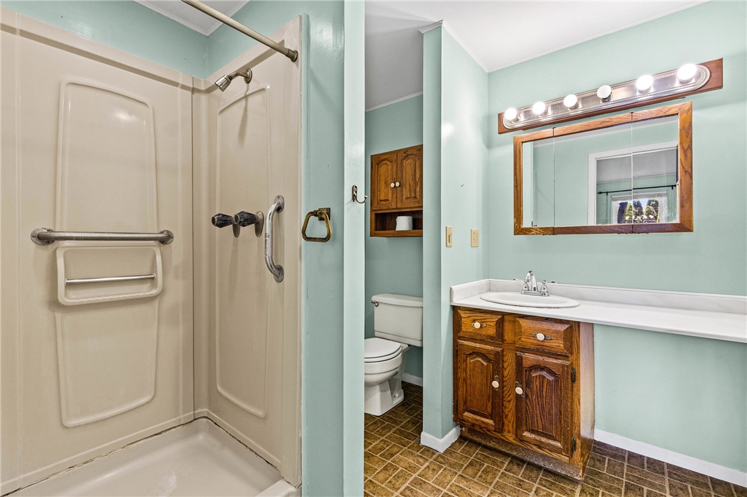 166 Wood Road Greece, NY 14626 - Photo 21 of 46 1st floor Primary Suite Bath