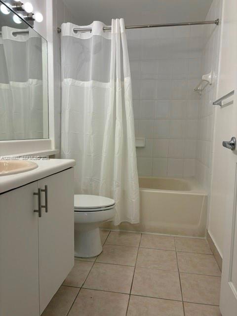 8000 North Nob Hill Road, Unit 206 Tamarac, FL 33321 - Photo 21 of 21 Master bath