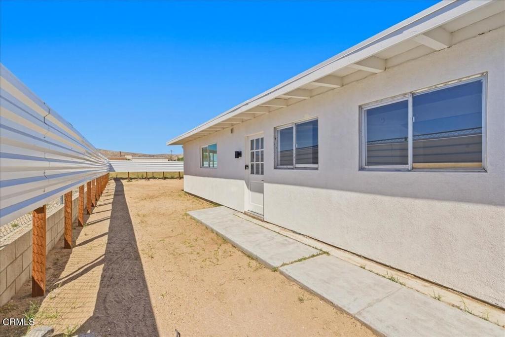 61714 Commercial Street Joshua Tree, CA 92252 - Photo 23 of 42 a view of a building