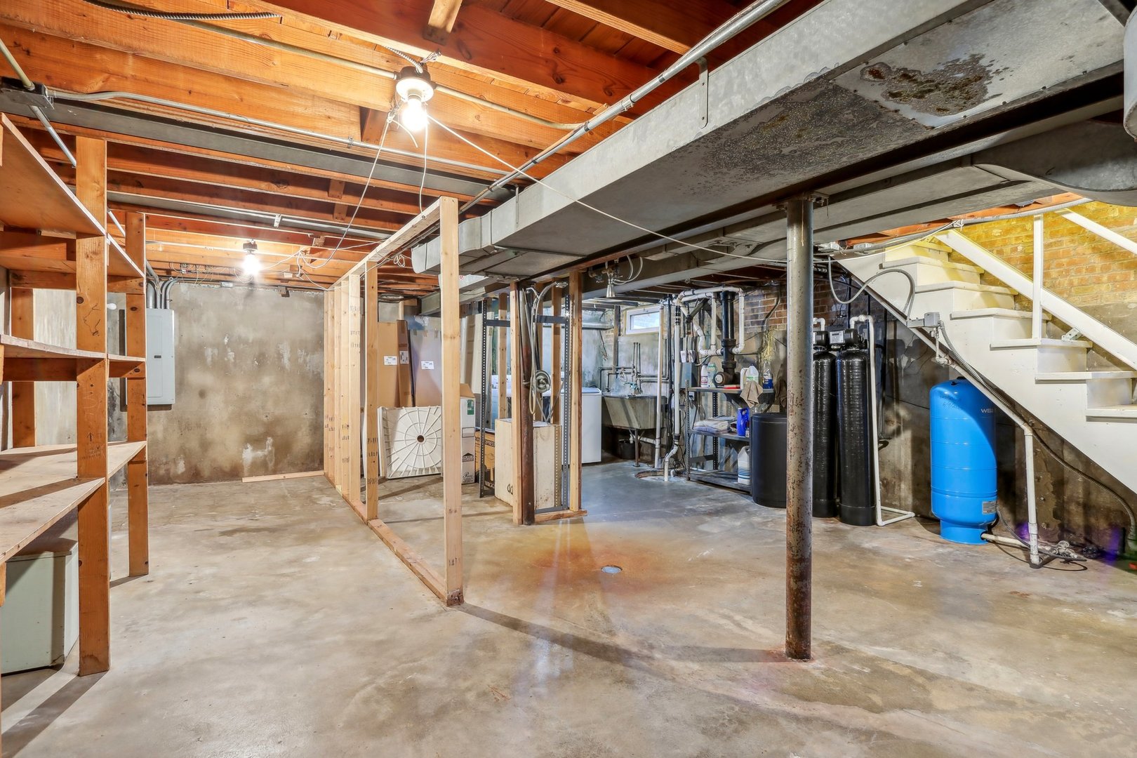 10 North Elmhurst Road Prospect Heights, IL 60070 - Photo 23 of 50 a view of under construction room and staircase