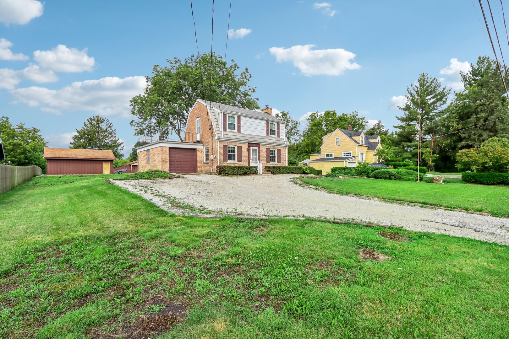 10 North Elmhurst Road Prospect Heights, IL 60070 - Photo 27 of 50 a house view with a garden space