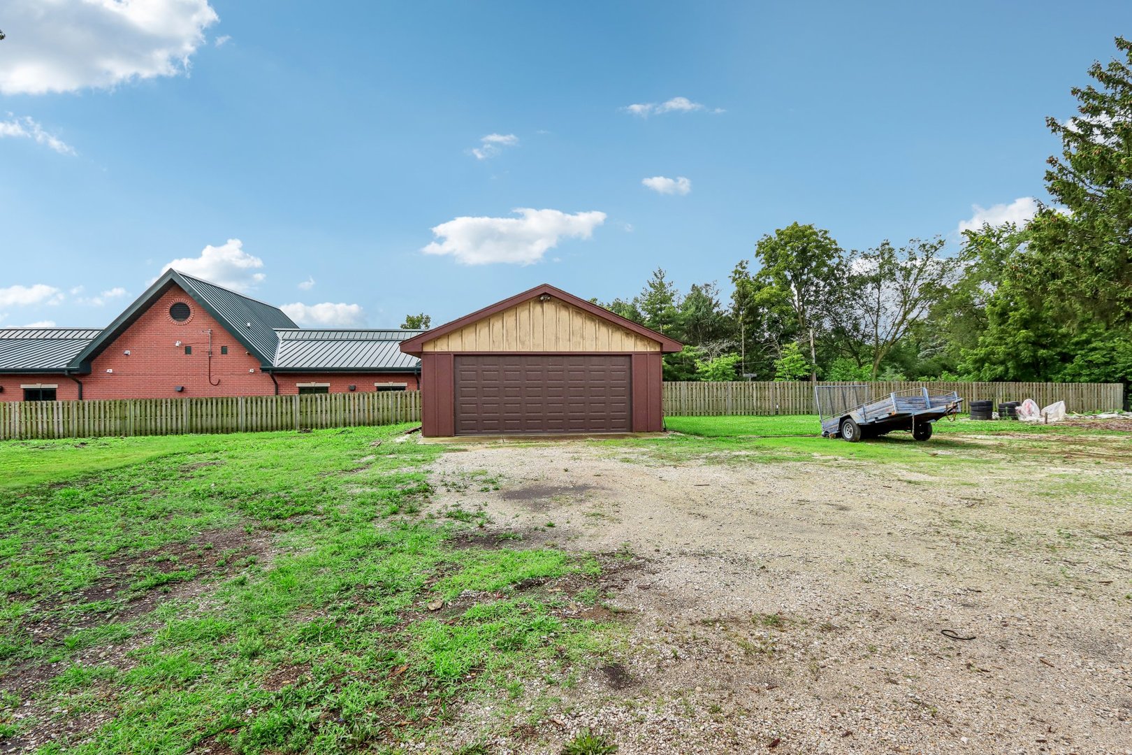 10 North Elmhurst Road Prospect Heights, IL 60070 - Photo 32 of 50 a front view of a house with garden