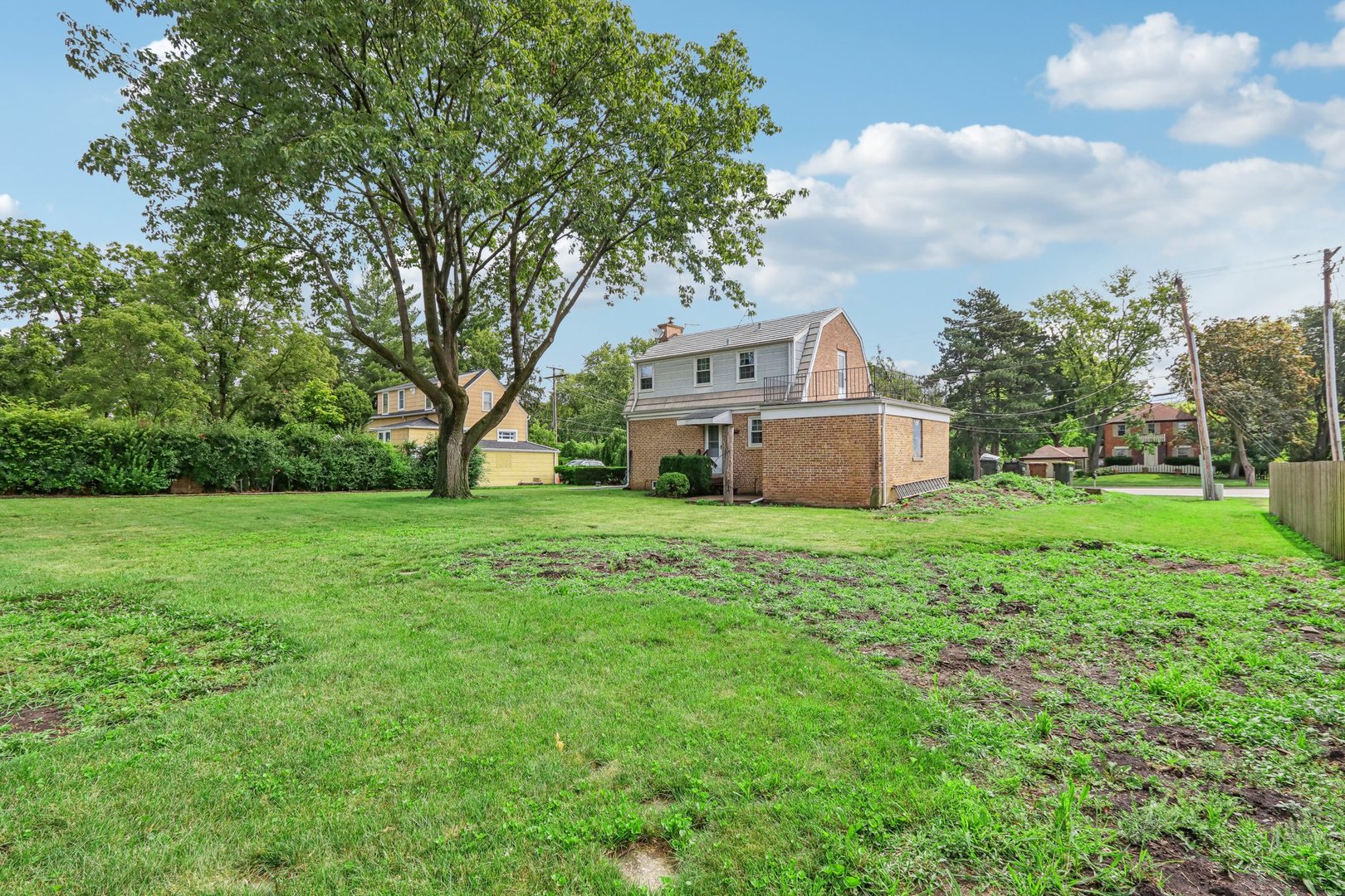 10 North Elmhurst Road Prospect Heights, IL 60070 - Photo 37 of 50 a front view of house with yard and green space