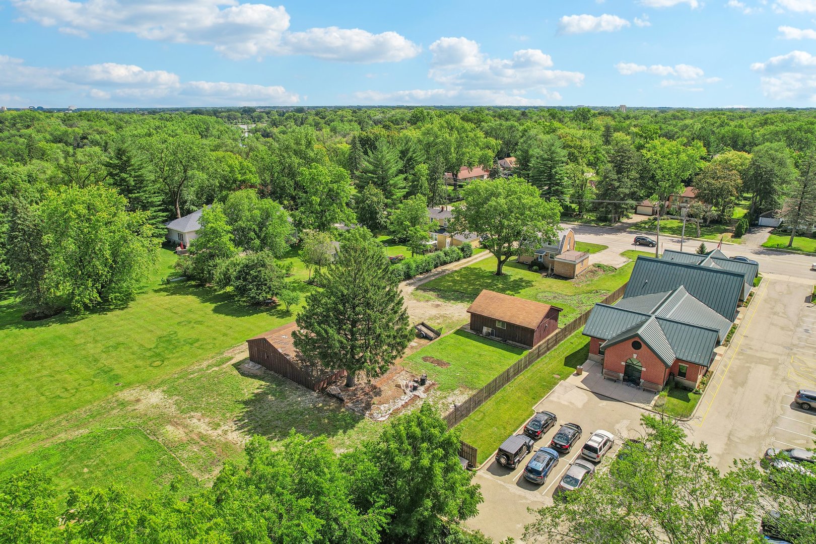10 North Elmhurst Road Prospect Heights, IL 60070 - Photo 46 of 50 a garden view with a seating space