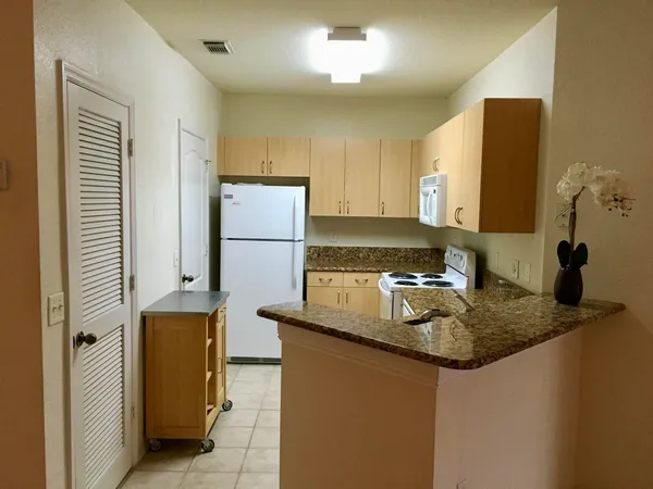 $2,000 | 1802 Belmont Place, Boynton Beach, FL 33436
