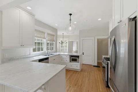 $1,100,000 | 3804 Central Avenue, Nashville, TN 37205