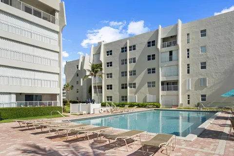 $525,000 | 3520 South Ocean Boulevard, Unit L306, South Palm Beach, FL 33480
