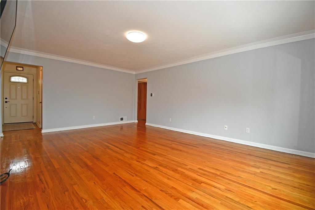 1326 Lesnett Road Pittsburgh, PA 15241 - Photo 6 of 45